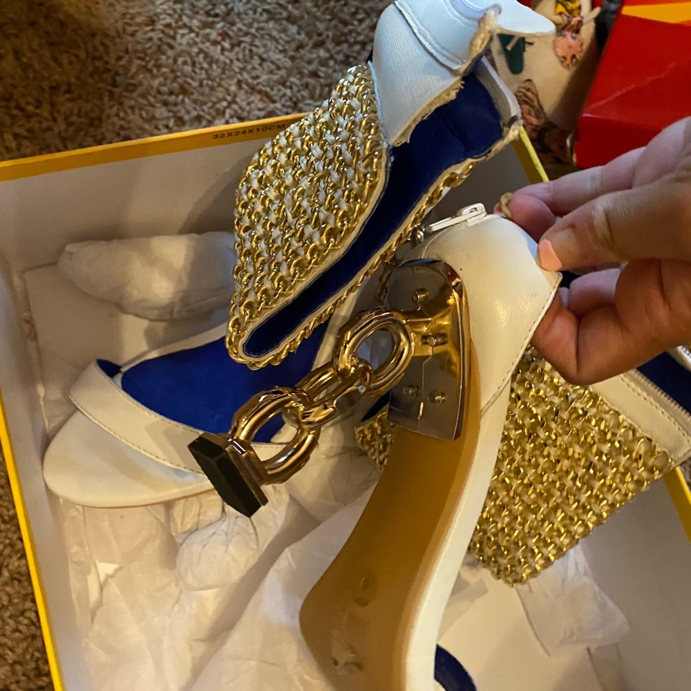 Sharp Gold Heels - image 4